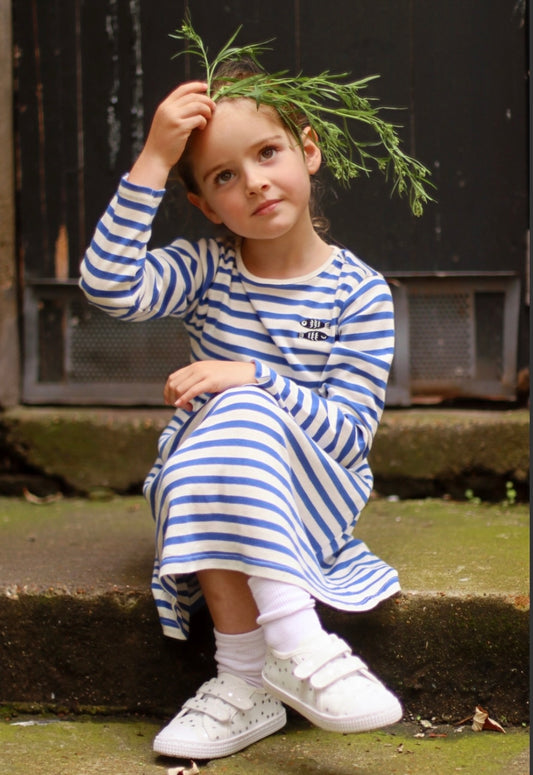 French Poésie - Maritim kjole med broderte fisker